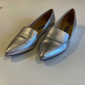 Nine West Flats. Size 7.5. Rarely worn.